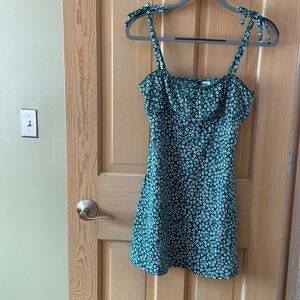 H&M Divided green sundress size Small